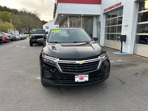 Used 2022 Chevrolet Equinox LS AWD/4WD image 2