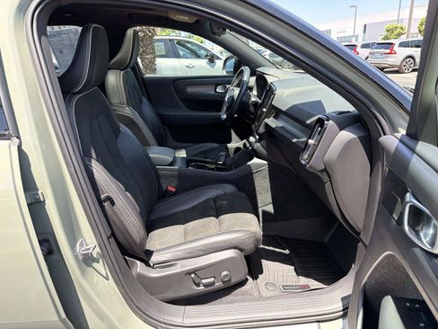 Used 2021 Volvo XC40 P8 Recharge AWD/4WD image 25
