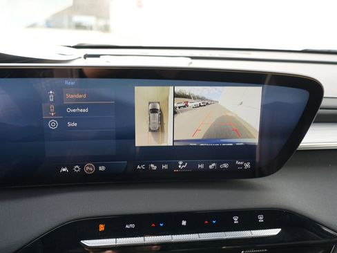 Used 2025 Buick Enclave Preferred image 39