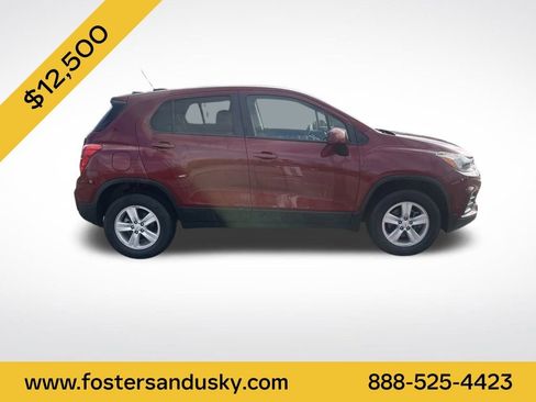 Used 2021 Chevrolet Trax LS w/ Tint and Cruise Package image 6