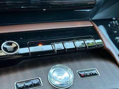 Certified 2025 Lincoln Navigator Reserve AWD/4WD image 22