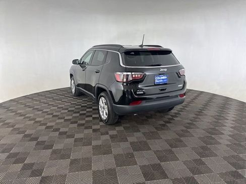 Used 2025 Jeep Compass Latitude AWD/4WD image 9