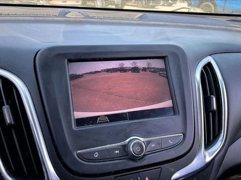 Used 2022 Chevrolet Equinox LT image 11