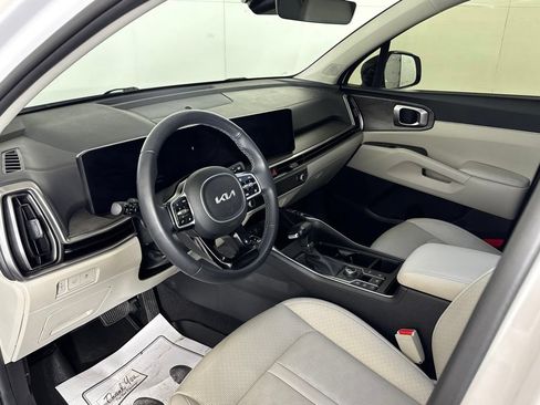 Used 2025 Kia Sorento X-Line EX AWD/4WD image 9