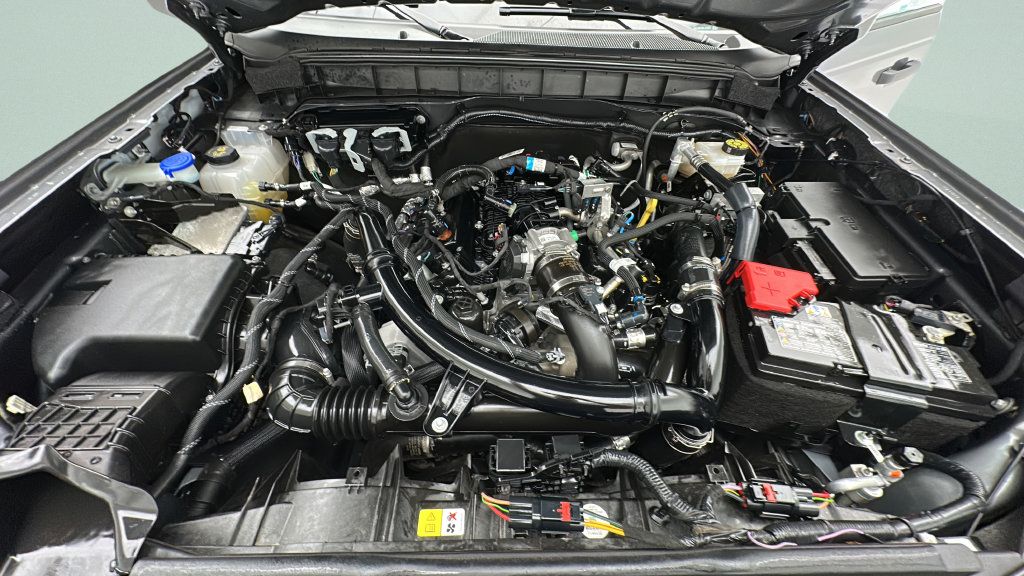 Used 2025 Ford Bronco Badlands AWD/4WD image 23