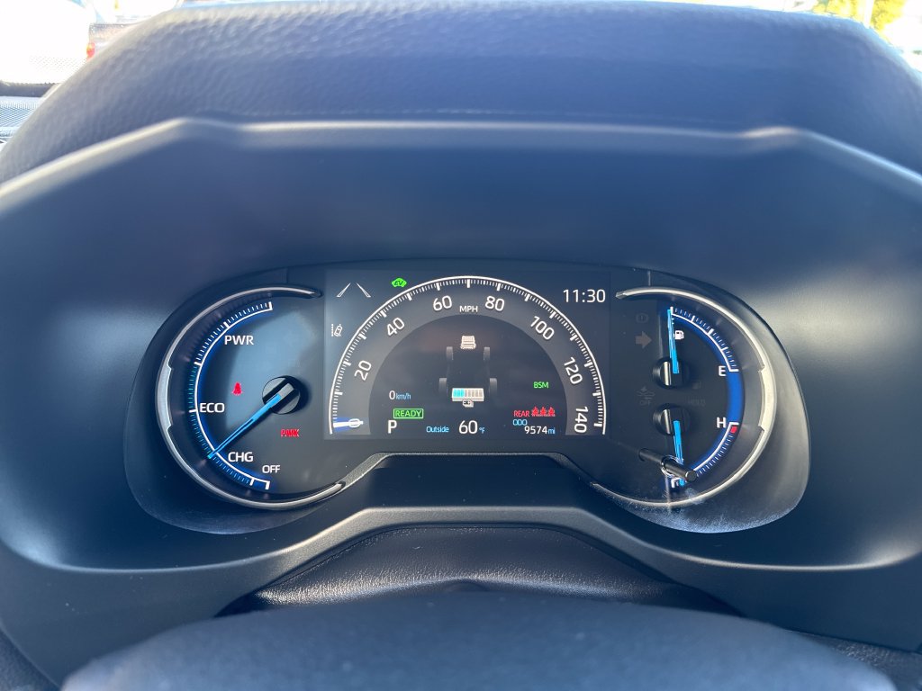 Used 2025 Toyota RAV4 XLE AWD/4WD image 15