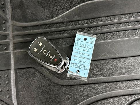 Used 2021 Chevrolet Traverse RS image 44