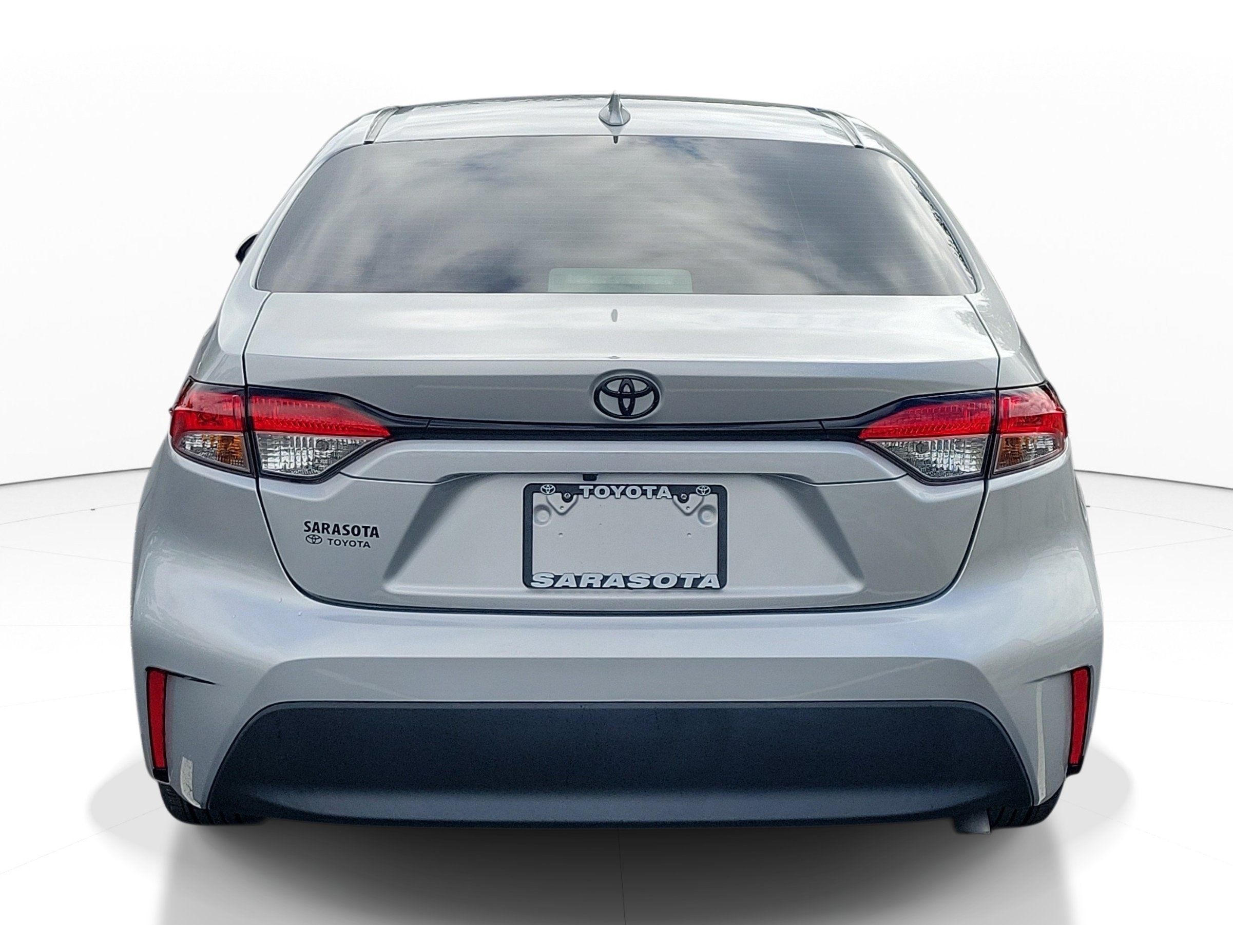 Used 2023 Toyota Corolla LE FWD image 5