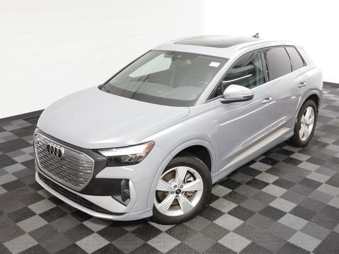 Used 2024 Audi Q4 e-tron Premium Plus w/ Premium Plus image 2