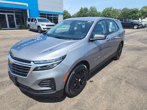 Used 2024 Chevrolet Equinox LS FWD image 3