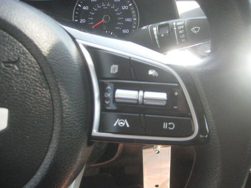 Used 2024 Kia Forte LXS w/ LXS Technology Package FWD image 24