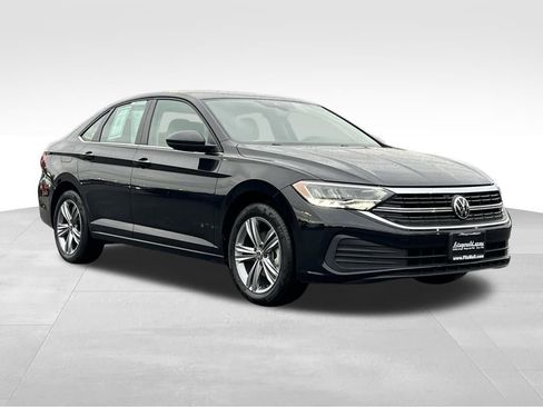 Used 2024 Volkswagen Jetta SE image 1