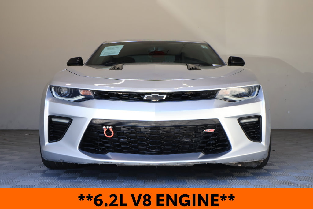 Used 2018 Chevrolet Camaro SS RWD image 4