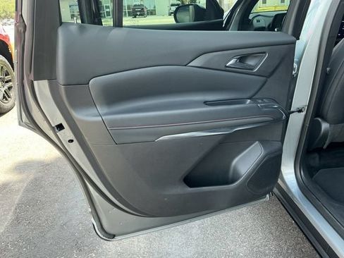 Used 2025 Chevrolet Traverse Z71 AWD/4WD image 20