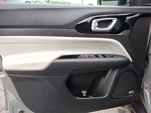 Used 2022 Jeep Compass Limited w/ Sun and Sound Group image 14