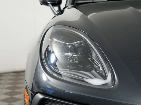 New 2026 Porsche Macan image 11