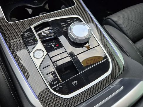 Used 2025 BMW X5 M60i image 21