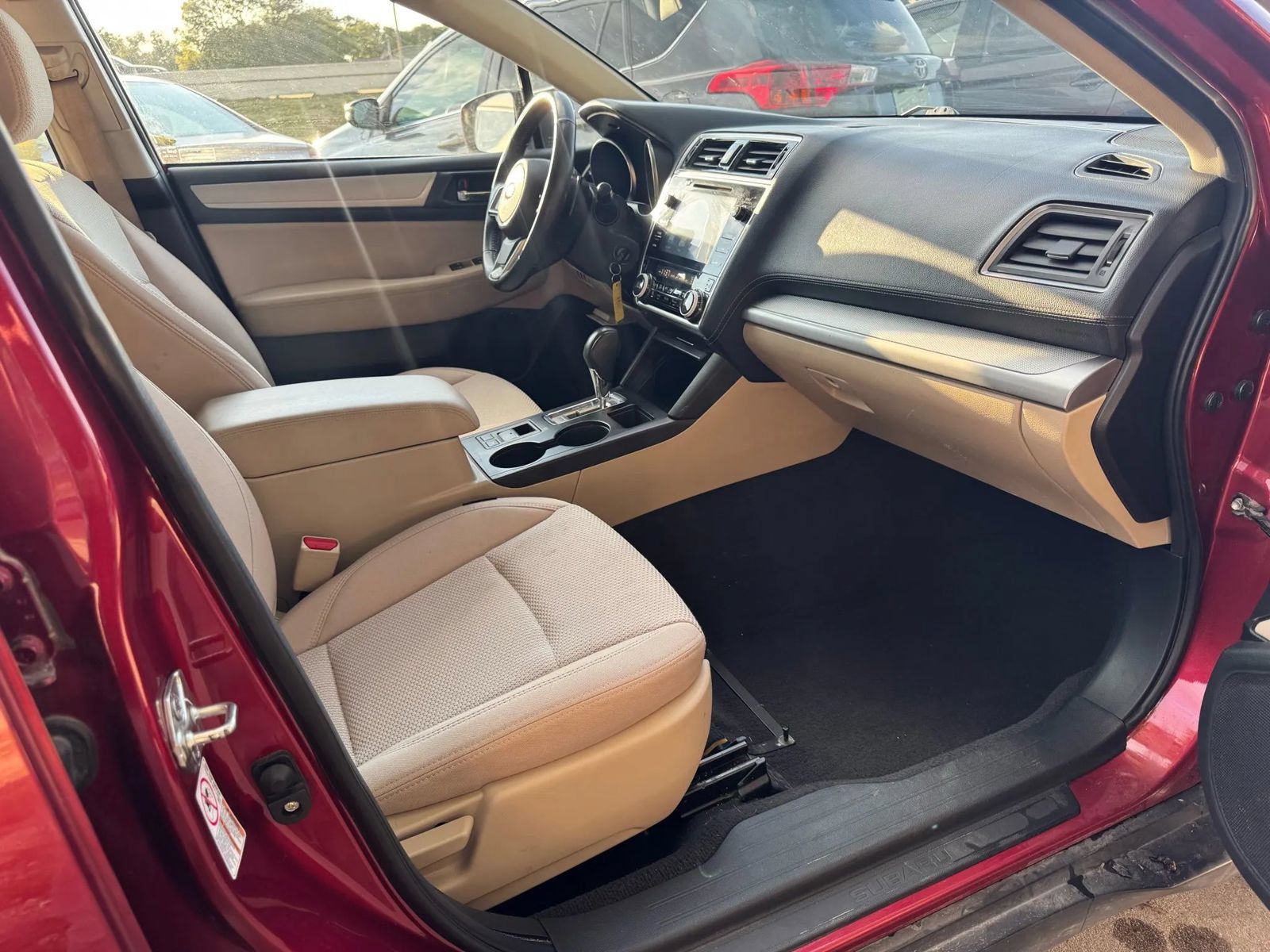 Used 2018 Subaru Outback 2.5i Premium AWD/4WD image 25