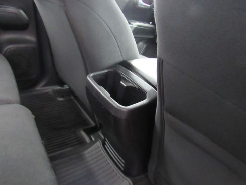 Used 2016 Toyota Tacoma TRD Sport w/ Towing Package image 39