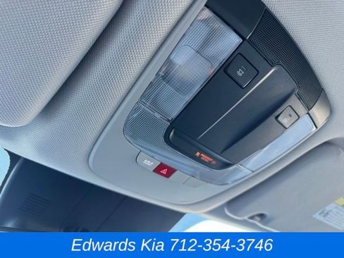 New 2025 Kia Sorento S image 28