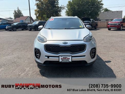 Used 2019 Kia Sportage EX FWD image 2