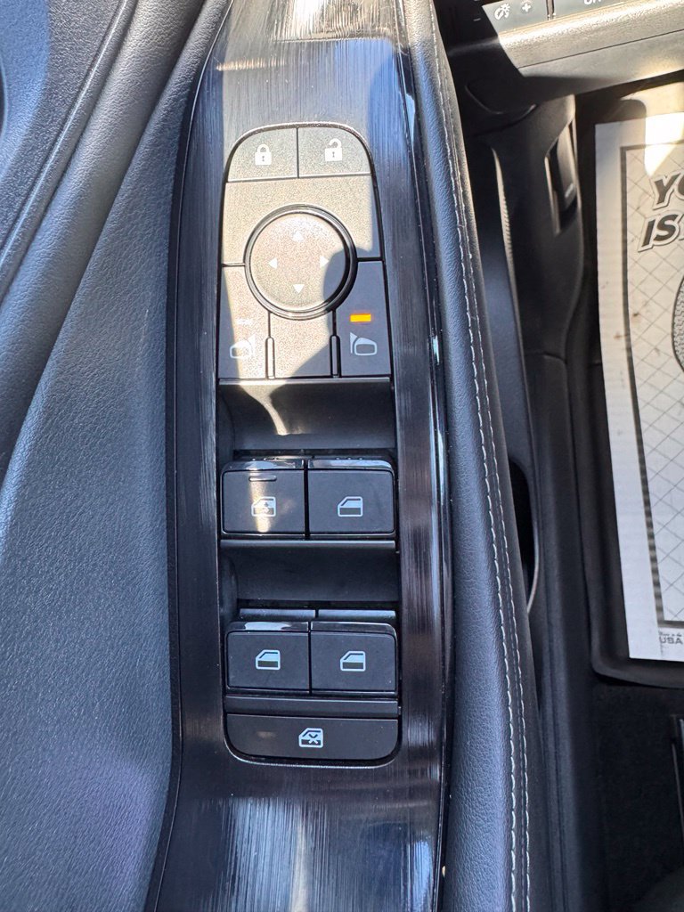 Used 2024 Nissan Rogue SV AWD/4WD image 23