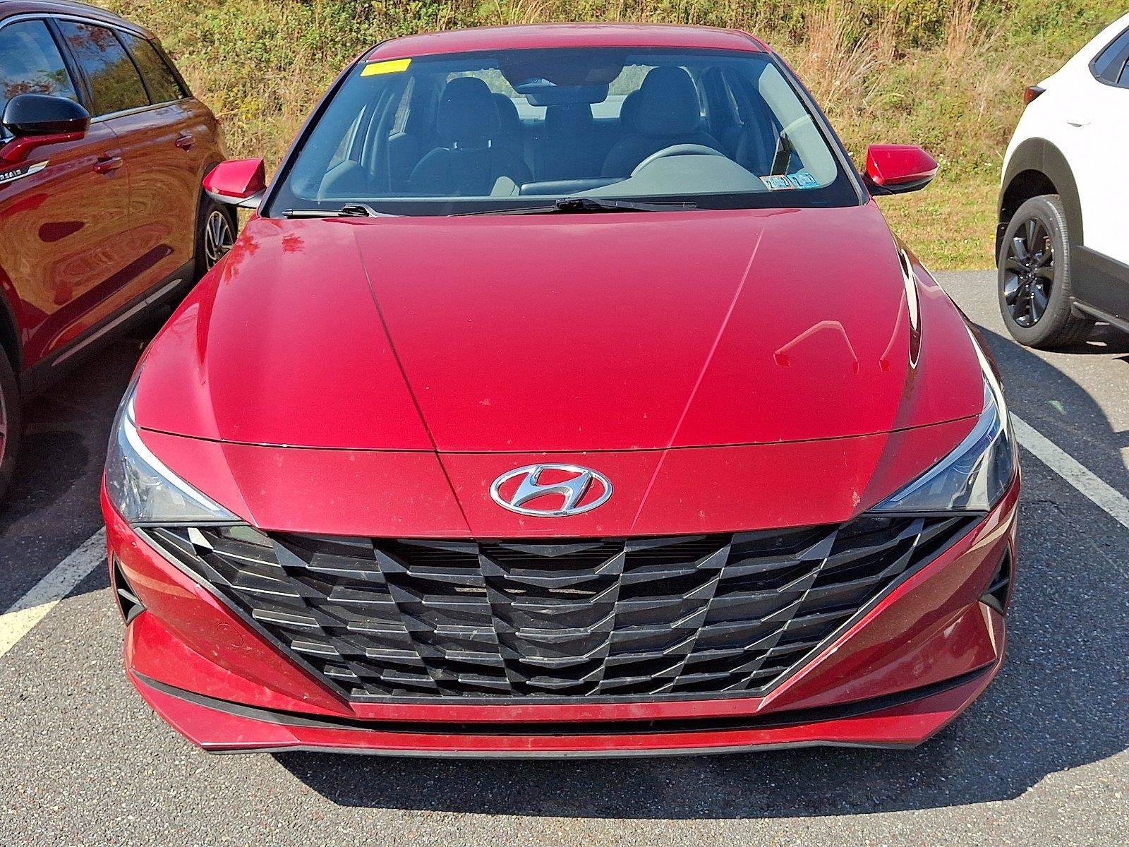 Used 2022 Hyundai Elantra SEL FWD image 2