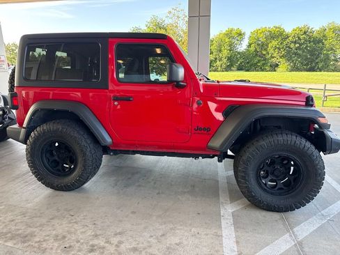 Used 2024 Jeep Wrangler Sport AWD/4WD image 4