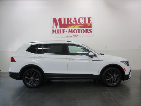 Used 2024 Volkswagen Tiguan SE image 6