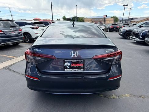 Used 2025 Honda Civic Sport Touring image 4