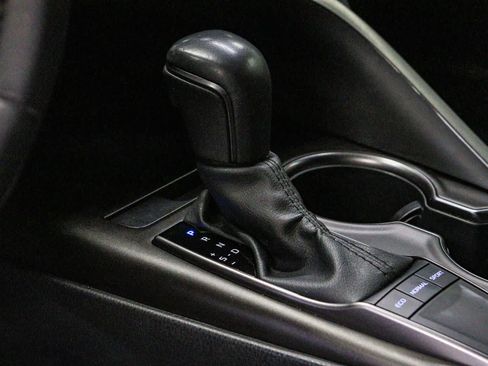 Used 2024 Toyota Camry SE FWD image 19