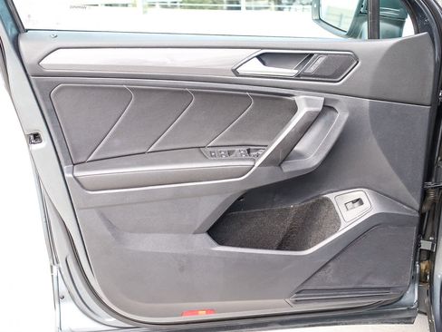 Used 2022 Volkswagen Tiguan SE image 21