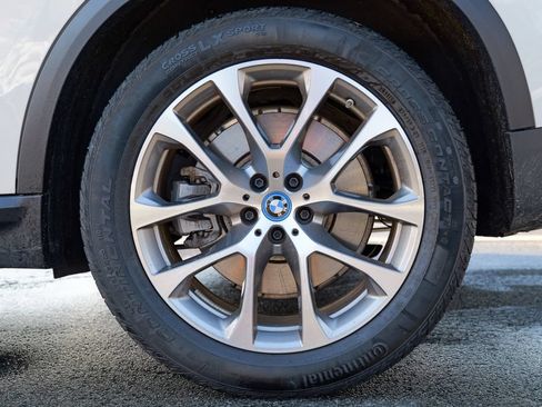 Used 2024 BMW X5 xDrive50e AWD/4WD image 14