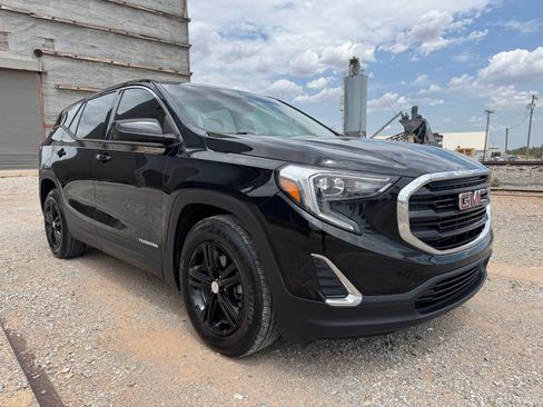 Used 2020 GMC Terrain SLE FWD image 2