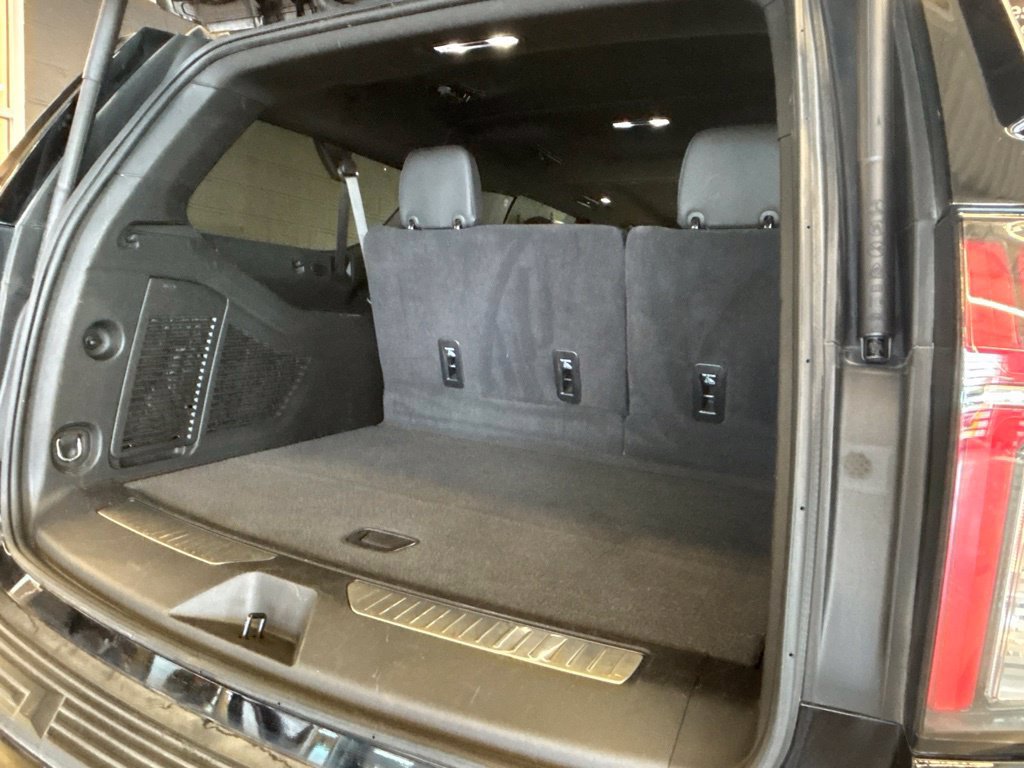 Used 2024 Chevrolet Suburban RST w/ Sport Performance Package AWD/4WD image 26