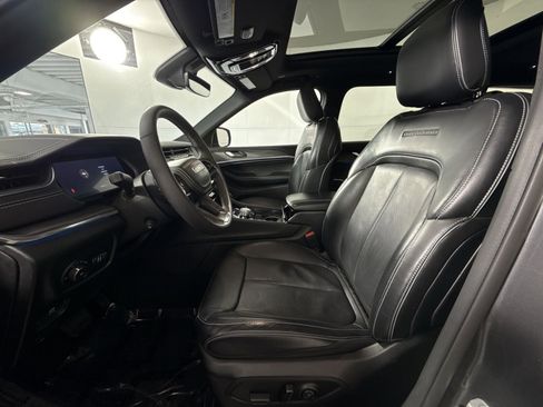 Used 2023 Jeep Grand Cherokee L Overland image 13