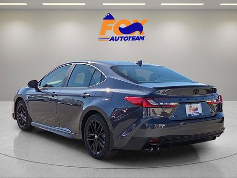 Used 2026 Toyota Camry SE w/ Convenience Package image 3