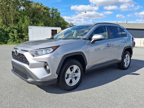 Certified 2021 Toyota RAV4 XLE image 3