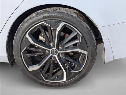 Used 2023 Nissan Altima 2.5 SR w/ SR Premium Package image 24