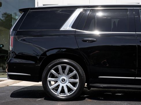 Used 2021 Cadillac Escalade Premium Luxury Platinum RWD image 19