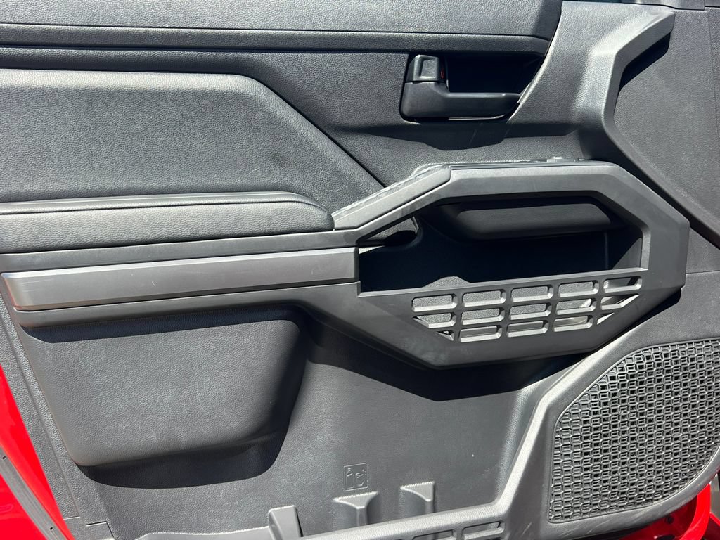 Used 2025 Toyota Tacoma SR5 AWD/4WD image 18