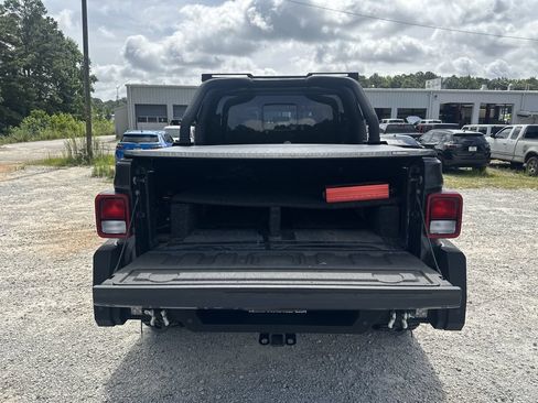 Used 2023 Jeep Gladiator Sport AWD/4WD image 19