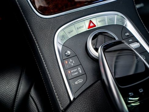 Used 2015 Mercedes-Benz S 550 Sedan image 40