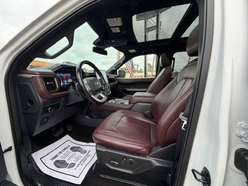 Used 2023 Ford Expedition Limited RWD image 9