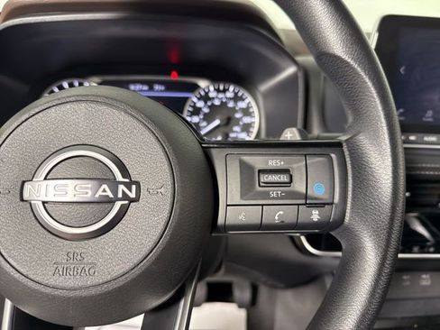 Used 2023 Nissan Rogue SV image 22