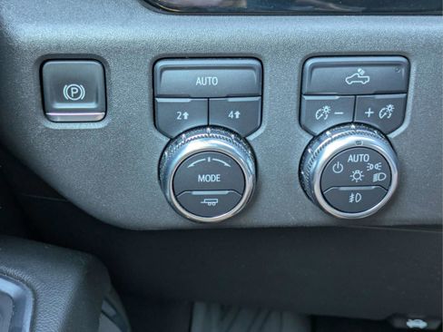 Used 2025 GMC Sierra 1500 Elevation w/ LPO, Elevation Black Package AWD/4WD image 23