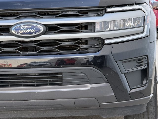 Used 2024 Ford Expedition XLT RWD image 8