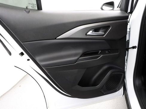 Used 2025 Chevrolet Equinox EV LT w/ Comfort Package image 30