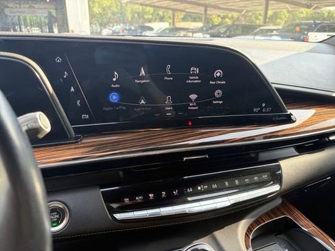 Used 2021 Cadillac Escalade Premium Luxury RWD image 10