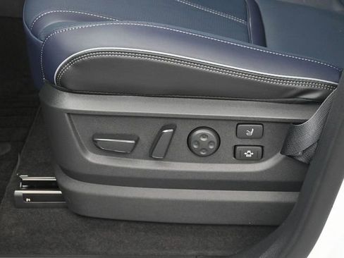 New 2026 INFINITI QX80 4WD image 12